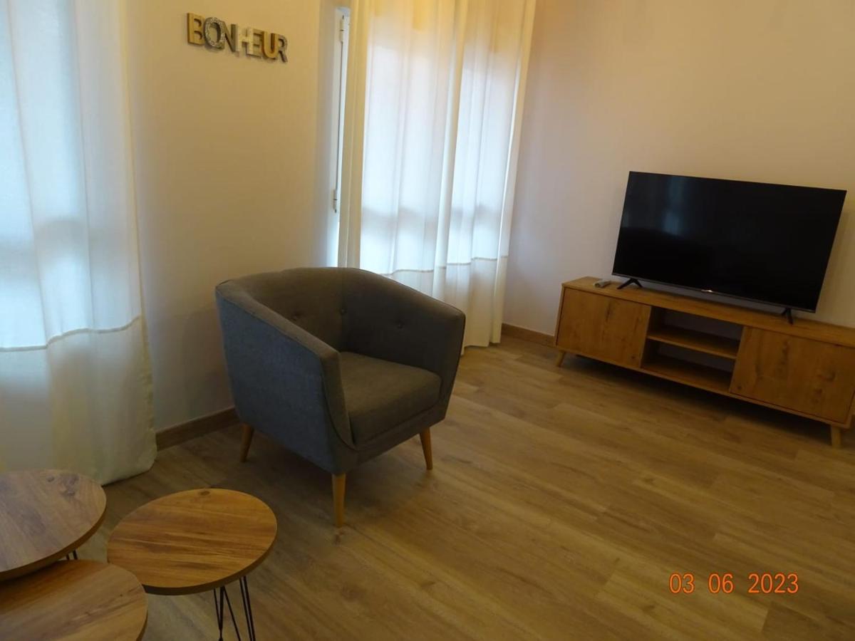 Apartamento Cuentame Burgos Apartman Kültér fotó